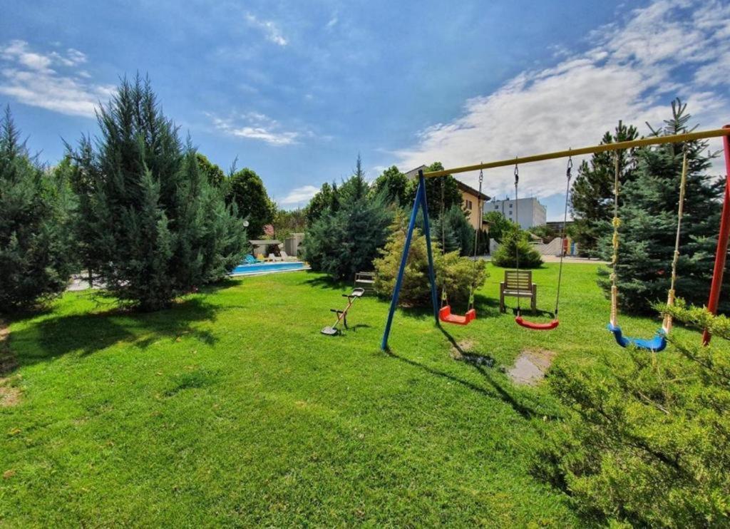 Tranzzit Airport Apartament I Otopeni Exterior photo